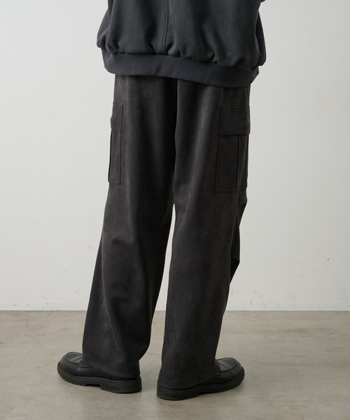 COLONY 2139（コロニートゥーワンスリーナイン）の「シンセティックスエードカーゴパンツ（その他パンツ・メンズ・チャコールグレー/ブラック/アイボリー・LARGE/MEDIUM）」の22枚目の写真