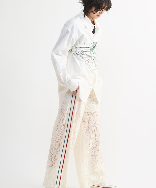 CONVERSE TOKYO（コンバーストウキョウ）の「SNAKE ＆ ROSE SILK SCARF（バンダナ/スカーフ・レディース・アイボリー/ネイビー・FREE）」の5枚目の写真