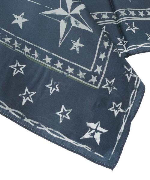 CONVERSE TOKYO（コンバーストウキョウ）の「SNAKE ＆ ROSE SILK SCARF（バンダナ/スカーフ・レディース・アイボリー/ネイビー・FREE）」の12枚目の写真