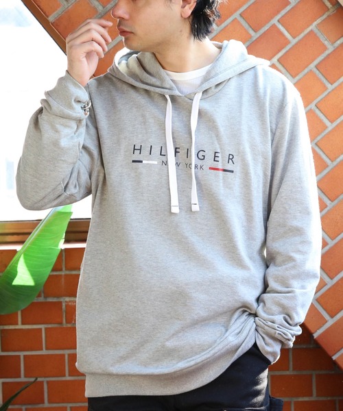 TOMMY HILFIGER(トミーヒルフィガー)の「TOMMY HILFIGER ロゴプルオーバーパーカー(パーカー・メンズ・グレー/ネイビー・X-LARGE/MEDIUM/LARGE)」の4枚目の写真