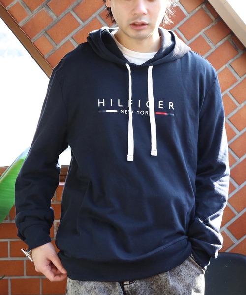 TOMMY HILFIGER(トミーヒルフィガー)の「TOMMY HILFIGER ロゴプルオーバーパーカー(パーカー・メンズ・グレー/ネイビー・X-LARGE/MEDIUM/LARGE)」の16枚目の写真