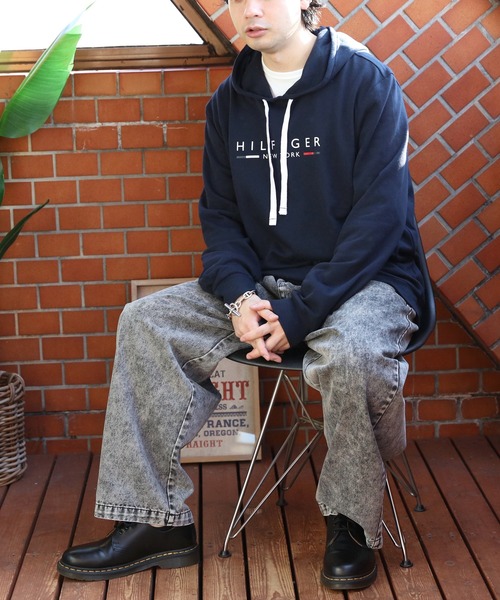 TOMMY HILFIGER(トミーヒルフィガー)の「TOMMY HILFIGER ロゴプルオーバーパーカー(パーカー・メンズ・グレー/ネイビー・X-LARGE/MEDIUM/LARGE)」の18枚目の写真