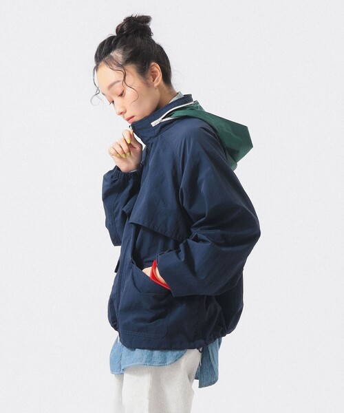 BEAMS BOY(ビームスボーイ)の「ナイロン パッカブル フード ジャケット(ブルゾン・レディース・レッド/ネイビー・1/2)」の1枚目の写真