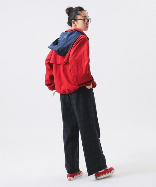 BEAMS BOY(ビームスボーイ)の「ナイロン パッカブル フード ジャケット(ブルゾン・レディース・レッド/ネイビー・1/2)」の7枚目の写真