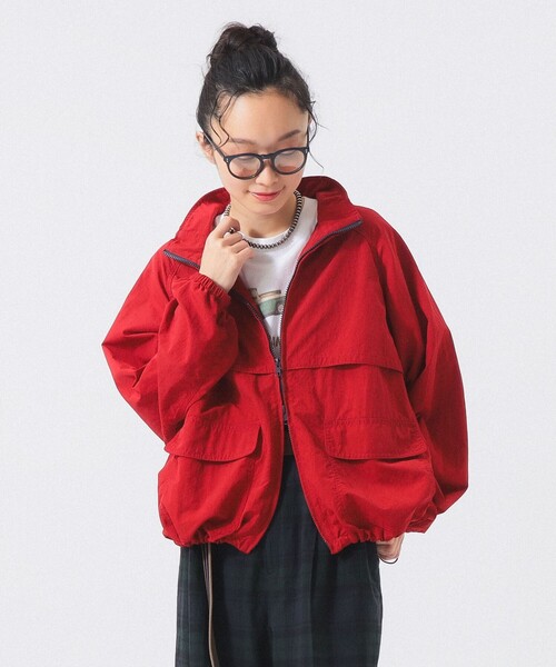 BEAMS BOY(ビームスボーイ)の「ナイロン パッカブル フード ジャケット(ブルゾン・レディース・レッド/ネイビー・1/2)」の8枚目の写真