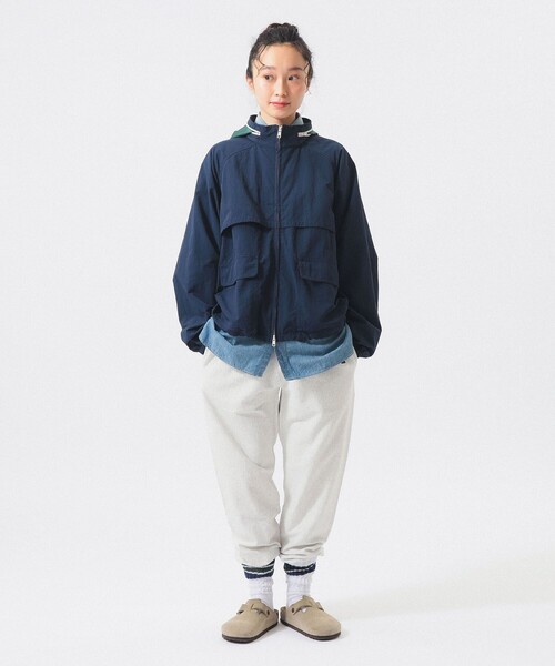 BEAMS BOY(ビームスボーイ)の「ナイロン パッカブル フード ジャケット(ブルゾン・レディース・レッド/ネイビー・1/2)」の11枚目の写真