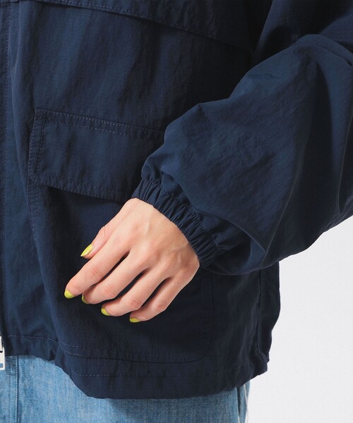 BEAMS BOY（ビームスボーイ）の「ナイロン パッカブル フード ジャケット（ブルゾン・レディース・レッド/ネイビー・1/2）」の22枚目の写真