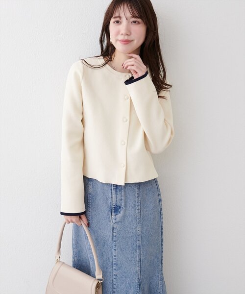natural couture(ナチュラルクチュール)の「袖口配色ショート丈カーディガン(カーディガン/ボレロ・レディース・ブルー/アイボリー/ピンク/チャコールグレー/ブラック・FREE)」の11枚目の写真