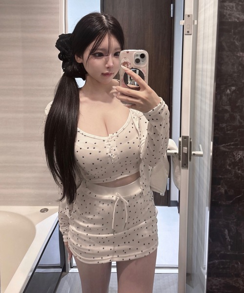tinkerend(ティンカーエンド)の「【tinkerend × mzoixo】Feminine Dot 3-piece Set / フェミニンドット3点セットアップ(シャツ/ブラウス・レディース・ホワイト・FREE)」の5枚目の写真