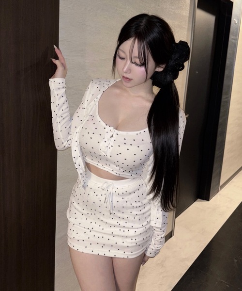 tinkerend(ティンカーエンド)の「【tinkerend × mzoixo】Feminine Dot 3-piece Set / フェミニンドット3点セットアップ(シャツ/ブラウス・レディース・ホワイト・FREE)」の4枚目の写真