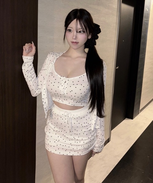 tinkerend(ティンカーエンド)の「【tinkerend × mzoixo】Feminine Dot 3-piece Set / フェミニンドット3点セットアップ(シャツ/ブラウス・レディース・ホワイト・FREE)」の3枚目の写真