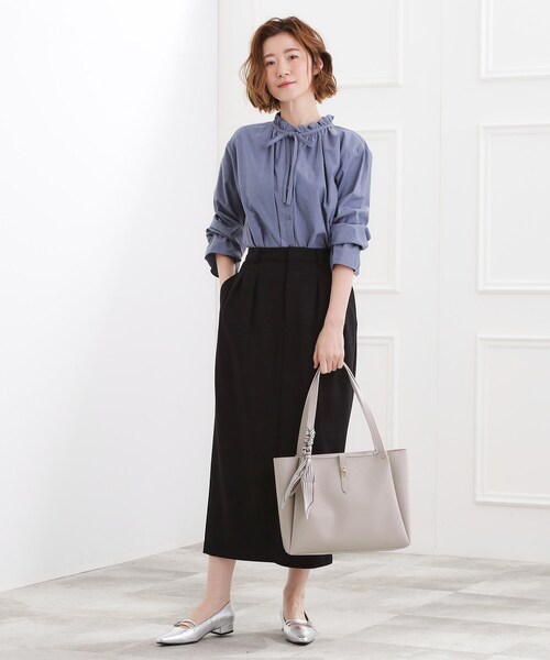 grove（グローブ）の「【人間工学/A4】タックベルトヒネリスカーフトート（トートバッグ・レディース・ブラック/アイボリー系4/ライトグレー・00）」の5枚目の写真