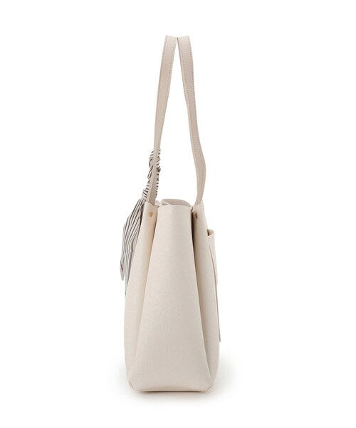 grove（グローブ）の「【人間工学/A4】タックベルトヒネリスカーフトート（トートバッグ・レディース・ブラック/アイボリー系4/ライトグレー・00）」の14枚目の写真