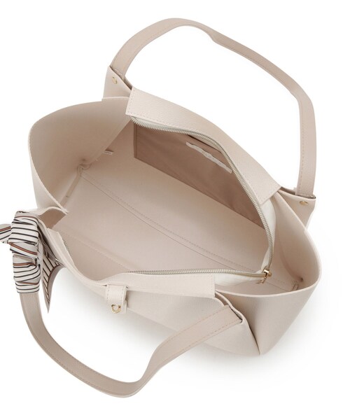 grove（グローブ）の「【人間工学/A4】タックベルトヒネリスカーフトート（トートバッグ・レディース・ブラック/アイボリー系4/ライトグレー・00）」の17枚目の写真