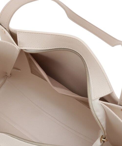 grove（グローブ）の「【人間工学/A4】タックベルトヒネリスカーフトート（トートバッグ・レディース・ブラック/アイボリー系4/ライトグレー・00）」の21枚目の写真