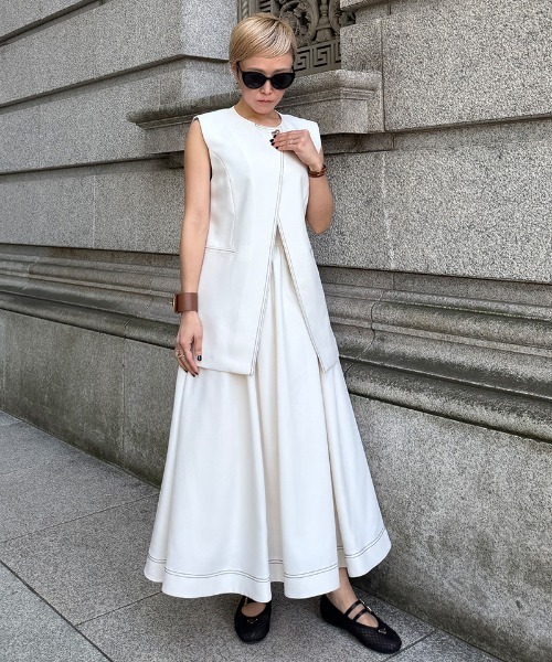 JENNE(ジェンヌ)の「ステッチ配色ジレ(その他トップス・レディース・ブラック/ホワイト・LARGE/MEDIUM/SMALL)」の6枚目の写真