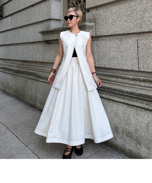 JENNE(ジェンヌ)の「ステッチ配色ジレ(その他トップス・レディース・ブラック/ホワイト・LARGE/MEDIUM/SMALL)」の9枚目の写真