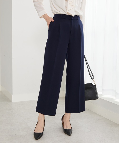 BELLUNA PLUS（ベルーナ）の「＜Ｃ／Ｓ＞センタータックワイドパンツ（その他パンツ・レディース・ネイビー/ベージュ・MEDIUM/LARGE/X-LARGE）」の2枚目の写真