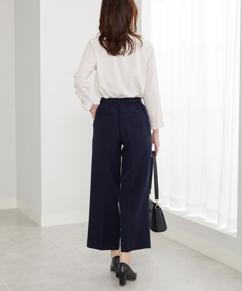 BELLUNA PLUS（ベルーナ）の「＜Ｃ／Ｓ＞センタータックワイドパンツ（その他パンツ・レディース・ネイビー/ベージュ・MEDIUM/LARGE/X-LARGE）」の10枚目の写真