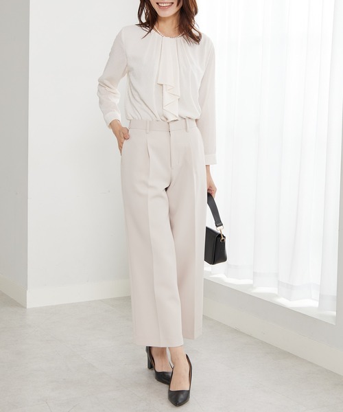 BELLUNA PLUS（ベルーナ）の「＜Ｃ／Ｓ＞センタータックワイドパンツ（その他パンツ・レディース・ネイビー/ベージュ・MEDIUM/LARGE/X-LARGE）」の4枚目の写真