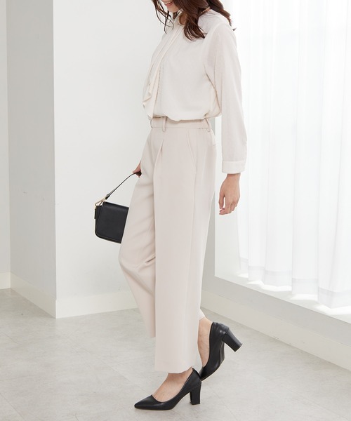 BELLUNA PLUS（ベルーナ）の「＜Ｃ／Ｓ＞センタータックワイドパンツ（その他パンツ・レディース・ネイビー/ベージュ・MEDIUM/LARGE/X-LARGE）」の3枚目の写真