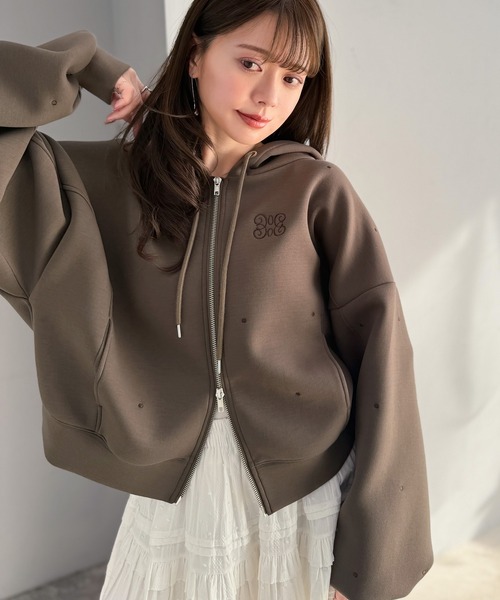 mily bilet(ミウィビレット)の「【mily bilet】旬のドット刺繍×ダブルジップで着こなし広がる主役級パーカー!ドット刺繍ダンボールゆるジップパーカー(パーカー・レディース・アイボリー/ブラック/モカ・X-LARGE/MEDIUM/LARGE/SMALL)」の7枚目の写真