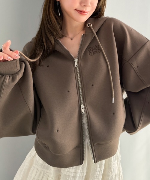 mily bilet(ミウィビレット)の「【mily bilet】旬のドット刺繍×ダブルジップで着こなし広がる主役級パーカー!ドット刺繍ダンボールゆるジップパーカー(パーカー・レディース・アイボリー/ブラック/モカ・X-LARGE/MEDIUM/LARGE/SMALL)」の9枚目の写真