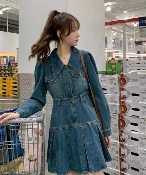 VIBGYOR(ヴィブジョー)の「【LAMPOON】プリーツスカートデニムワンピース(ワンピース・レディース・ブルー・LARGE/MEDIUM)」の8枚目の写真