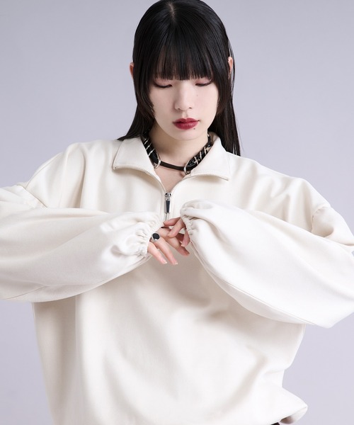 Ellno Loset(エルノロゼット)の「フェイクスエードボリュームハーフジップ(Tシャツ/カットソー・メンズ・アイボリー/チャコール・SMALL/MEDIUM/LARGE)」の1枚目の写真