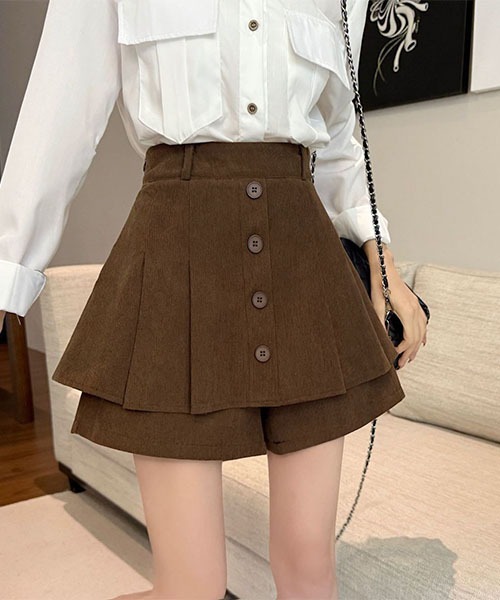 gossip!ロサンゼルス(ゴシップロサンゼルス)の「インナーパンツ仕様 コーデュロイプリーツミニ(その他パンツ・レディース・ブラウン/ブラック・M/S)」の4枚目の写真