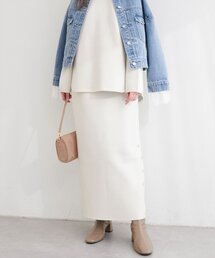 サイド釦スリットタイトニットスカート