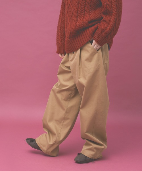 Kappa(カッパ)の「≪Kappa×and ST ウェルネスクラブ≫クライミングパンツ (ユニセックス)(その他パンツ・レディース・ブラック/ブラウン系その他/ブルー・LARGE/MEDIUM/SMALL)」の2枚目の写真