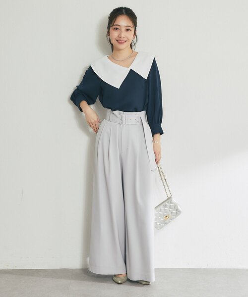 La boutique BonBon（ラブティックボンボン）の「【今すぐお届け！・小顔見え】アシメビッグカラーブラウス（シャツ/ブラウス・レディース・ホワイト/サックスブルー/ネイビー・FREE）」の22枚目の写真