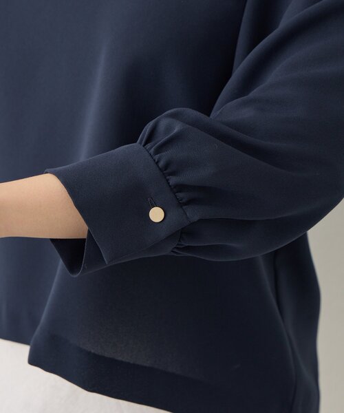 La boutique BonBon（ラブティックボンボン）の「【今すぐお届け！・小顔見え】アシメビッグカラーブラウス（シャツ/ブラウス・レディース・ホワイト/サックスブルー/ネイビー・FREE）」の12枚目の写真