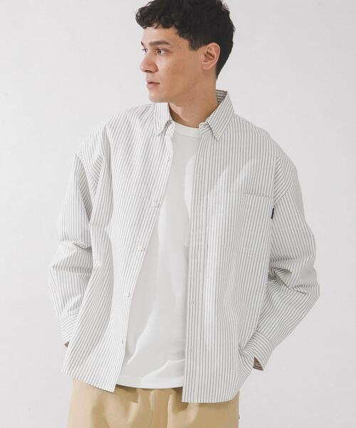 URBAN RESEARCH Sonny Label（アーバンリサーチサニーレーベル）の「抗菌オックスボタンダウンオーバーシャツ（シャツ/ブラウス・メンズ・オフホワイト/ブルー/ホワイト系その他・MEDIUM/LARGE/X-LARGE）」の3枚目の写真