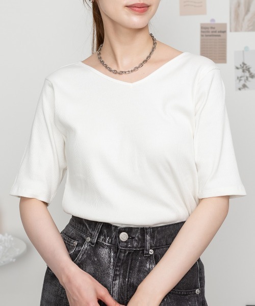 aity(アイティ)の「M-4L Vネック5分袖コットンリブT 夏服(Tシャツ/カットソー・レディース・ブラック/ベージュ/オフホワイト・4L/3L/LL/L/M)」の4枚目の写真