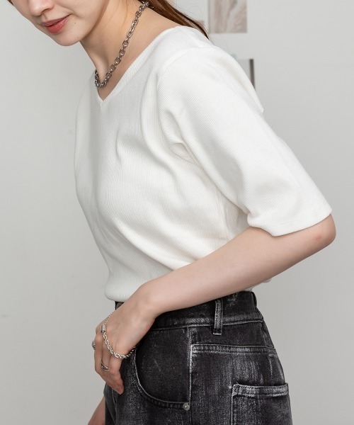 aity(アイティ)の「M-4L Vネック5分袖コットンリブT 夏服(Tシャツ/カットソー・レディース・ブラック/ベージュ/オフホワイト・4L/3L/LL/L/M)」の6枚目の写真