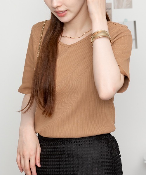 aity(アイティ)の「M-4L Vネック5分袖コットンリブT 夏服(Tシャツ/カットソー・レディース・ブラック/ベージュ/オフホワイト・4L/3L/LL/L/M)」の16枚目の写真