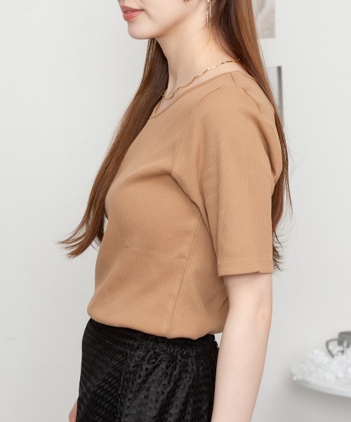 aity(アイティ)の「M-4L Vネック5分袖コットンリブT 夏服(Tシャツ/カットソー・レディース・ブラック/ベージュ/オフホワイト・4L/3L/LL/L/M)」の17枚目の写真