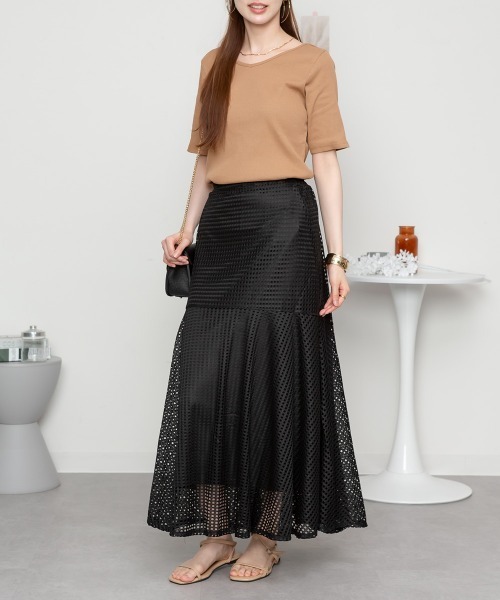 aity(アイティ)の「M-4L Vネック5分袖コットンリブT 夏服(Tシャツ/カットソー・レディース・ブラック/ベージュ/オフホワイト・4L/3L/LL/L/M)」の19枚目の写真