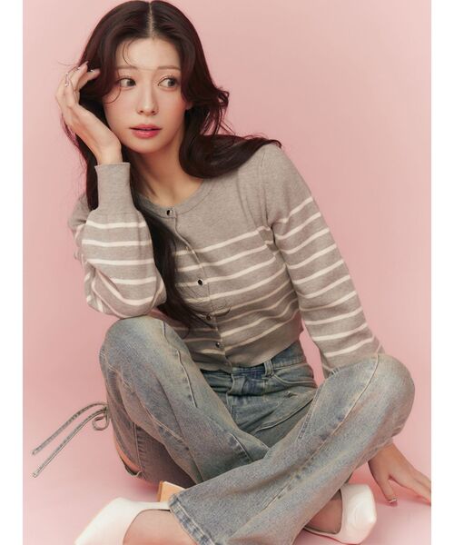 RESEXXY（リゼクシー）の「クルーネックニットカーディガン（カーディガン/ボレロ・レディース・ブラック/アイボリー/ライトグレー/レッド/ピンク・FREE）」の6枚目の写真