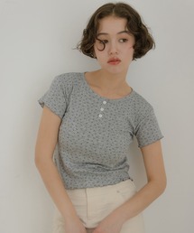 REMOON（リムーン）の「花柄ヘンリーネックTシャツ（Tシャツ/カットソー）」