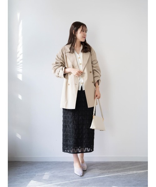 allureville(アルアバイル)の「オーバーサイズショートトレンチコート(トレンチコート・レディース・ベージュ・1/2)」の19枚目の写真