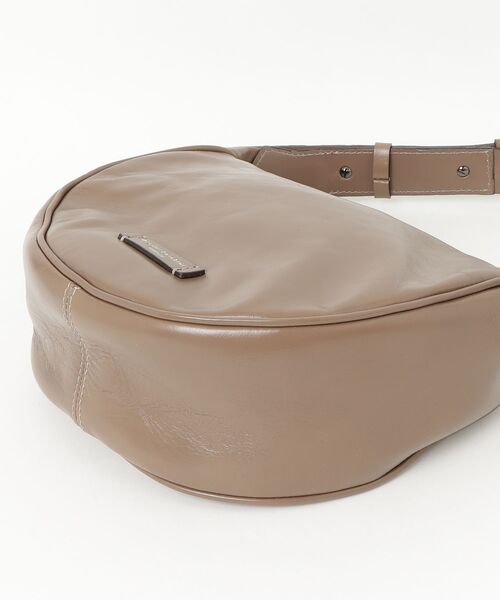 GIANNI CHIARINI(ジャンニ キアリーニ)の「GIANNI CHIARINI CHARLOTTE BS ジャンニ キアリーニ シャルロット ハンドバッグ(ハンドバッグ・レディース・ベージュ/ブラック・FREE)」の4枚目の写真