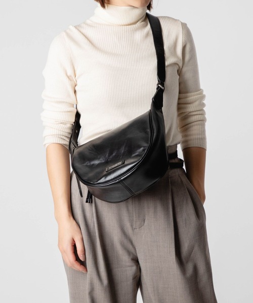 GIANNI CHIARINI(ジャンニ キアリーニ)の「GIANNI CHIARINI CHARLOTTE BS ジャンニ キアリーニ シャルロット ハンドバッグ(ハンドバッグ・レディース・ベージュ/ブラック・FREE)」の2枚目の写真