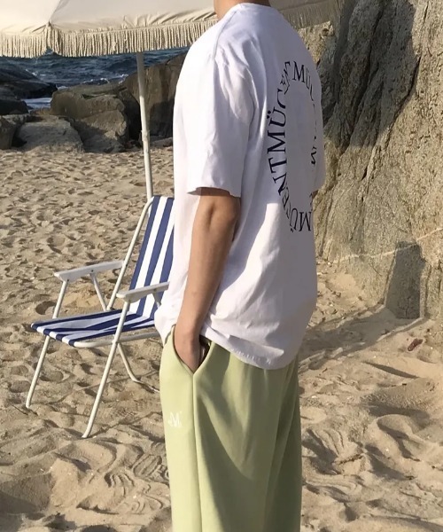 MUCENT(ムセント)の「◇MUCENT◇ブランド直輸入正規品/MUCENT SIGNATURE BACK LOGO LOOSE FIT T シグネチャーバックラウンド円形ロゴ半袖Tシャツ(Tシャツ/カットソー・レディース・ホワイト・L/M)」の2枚目の写真