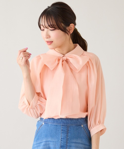 Rose Tiara(ローズティアラ)の「リボンタイボリューム袖ブラウス(シャツ/ブラウス・レディース・ブラック/オレンジ/バイオレット/オフホワイト・46/42/38)」の8枚目の写真