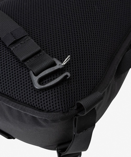 THE NORTH FACE(ザノースフェイス)の「【THE NORTH FACE/ザ ノースフェイス】リープスリング(ボディバッグ/ウエストポーチ・メンズ・ブラック/レッド/ホワイト・FREE)」の11枚目の写真