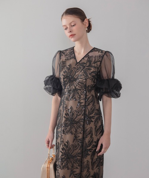 Leja（レジャ）の「【LEJA】オーガンジーフリルスリーブフラワースパンコールIラインワンピースドレス美脚効果結婚式 パーティードレス 成人式 二次会 同窓会 お呼ばれ オケージョン 20代 30代（ドレス・レディース・ブラック/グレー・SMALL/MEDIUM）」の4枚目の写真