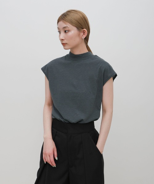 select MOCA（セレクトモカ）の「プチハイフレンチスリーブトップス（Tシャツ/カットソー・レディース・チャコールグレー/ブラック/アイボリー・FREE）」の3枚目の写真